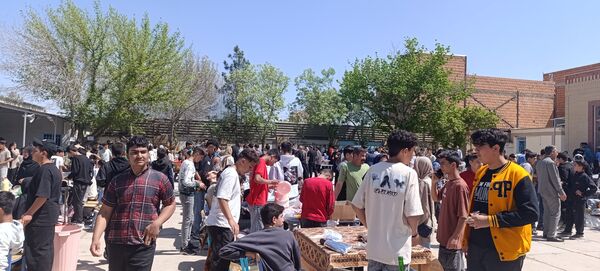 برپایی بازارچه در مدرسه ولیعصر آشخانه 
