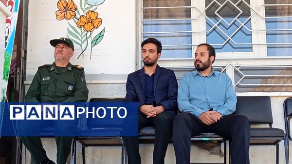 زنگ مهر و مقاومت در هنرستان حضرت زهرا(س) بن به صدا درآمد