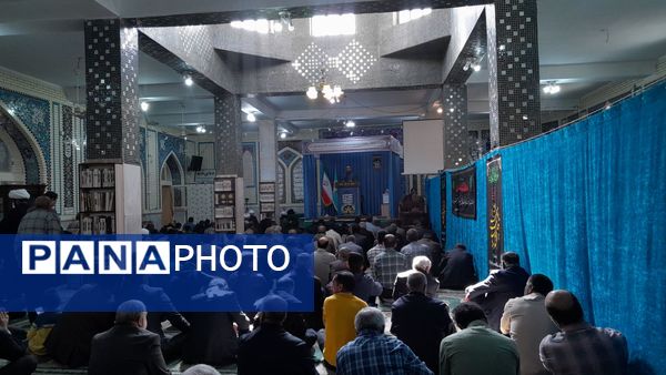 نماز جمعه شهر بن با حضور خانواده بزرگ آموزش و پرورش 