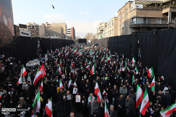 مراسم بیعت با سومین رهبر انقلاب در تهران - 2