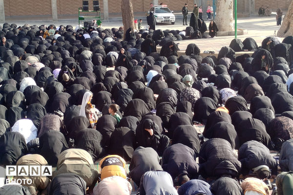 نماز عید فطر در مصلای شهر بهمن