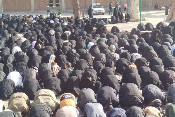 نماز عید فطر در مصلای شهر بهمن