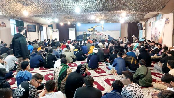 سفر به سرزمین نور؛ روایت دانش‌آموزان از حماسه‌های دفاع مقدس