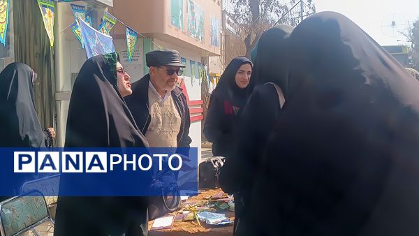 برپایی غرفه‌های فرهنگی به مناسبت میلاد امام زمان (عج) در نیشابور 