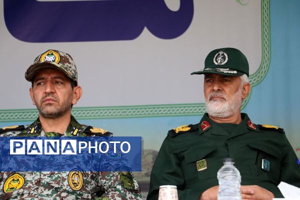 مراسم گرامیداشت روز ارتش در بیرجند 