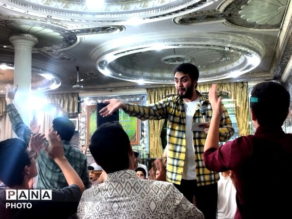 طنین جشن میلاد در مسجد فدائیان شاهزاده قاسم نیشابور