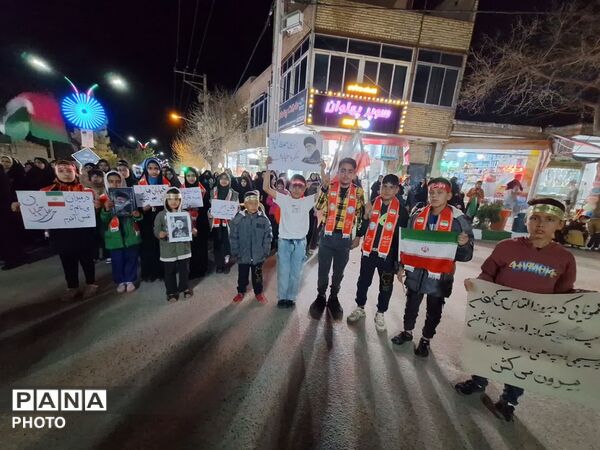 بیعت دانش‌آموزان پیشتاز شهر لایین با رهبر عزیز انقلاب