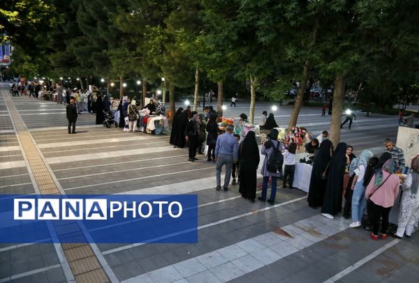 عصر بازار هنرمندان مشهدی در روزهای پنجشنبه