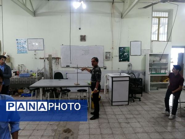 حضور دانش‌آموزان دبیرستان نمونه دانش در پژوهشسرا جابربن‌حیان