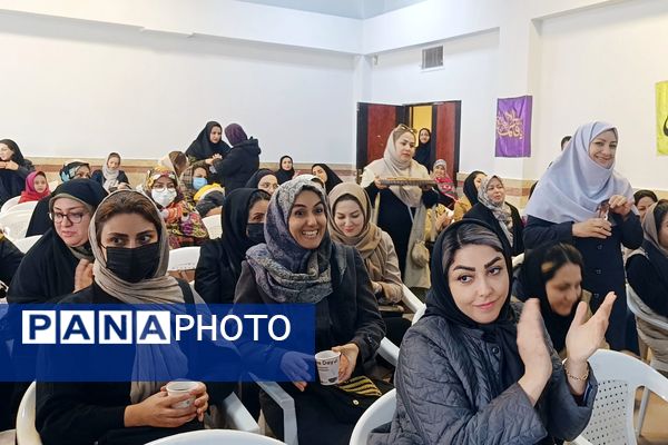 جشن میلاد حضرت زهرا (س) و سه شنبه های مهدوی در مدرسه شهید حسین اسماعیلی پردیس