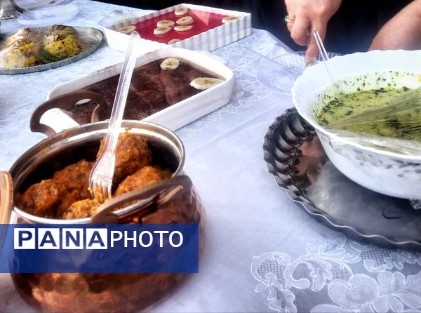 جشنواره غذای سالم و‌ معرفی غذاهای محلی در شهرستان بروجن