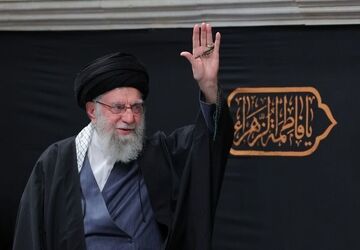 غم از دست دادن یک رهبر بزرگ
