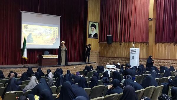 همایش دختران فاطمی در مجتمع فرهنگی نور قم