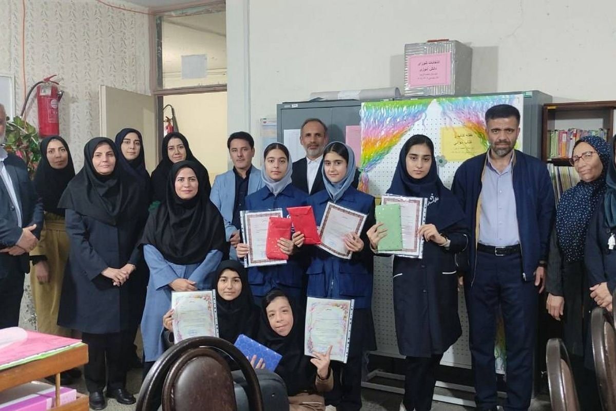 گفت‌وگوی خلاق دردبیرستان فاطمه‌الزهرا؛ نشست مشترک ناشر، معاونین و دانش‌آموزان نویسنده برای رفع چالش‌ها