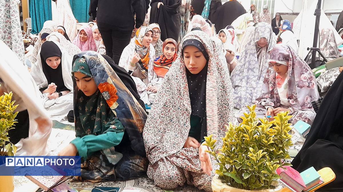 نخستین روز اعتکاف دانش‌آموزی ناحیه ۳ کرج در مسجد حضرت خدیجه(س)