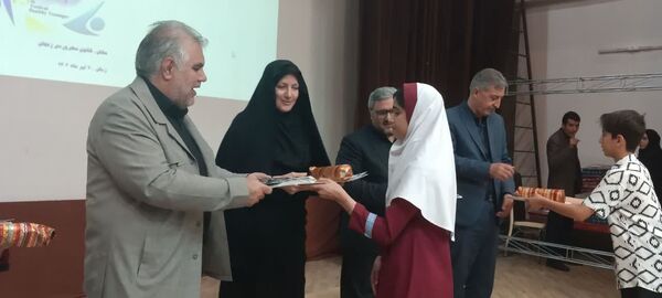 مراسم تجلیل از برگزیدگان نوجوان سالم