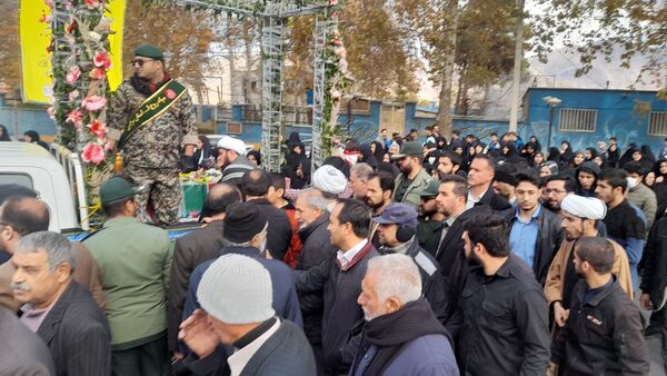 استقبال بی‌نظیر دانش‌آموزان تفرشی از قهرمانان گمنام هشت‌سال دفاع مقدس