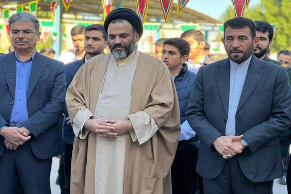 تجلیل از دانش‌آموزان تراز انقلاب اسلامی استان بوشهر
