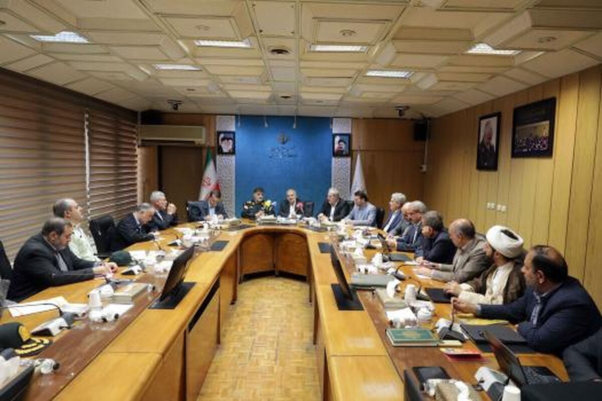 سردار رادان: دبیرستان پلیس می‌تواند سرآغازی برای احیای دبیرستان‌های نیروهای مسلح باشد/ سردار کارگر: برای تربیت نیروی انسانی نیروهای مسلح باید سرمایه‌گذاری کنیم

