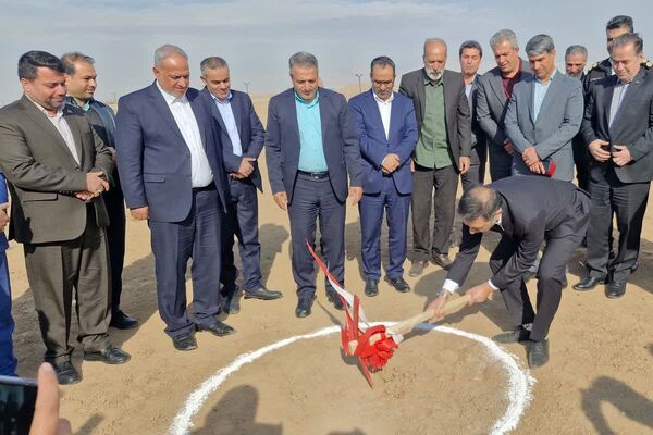 آیین کلنگ‌زنی هنرستان خیرساز هیأت امنایی در قرچک