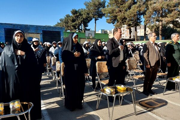 آیین نواختن زنگ استکبارستیزی در هنرستان اولیا کهریزک