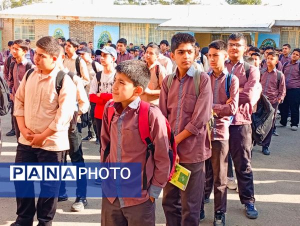 حضور مدیر آموزش و پرورش کاشمر در دبیرستان پسرانه میثاق