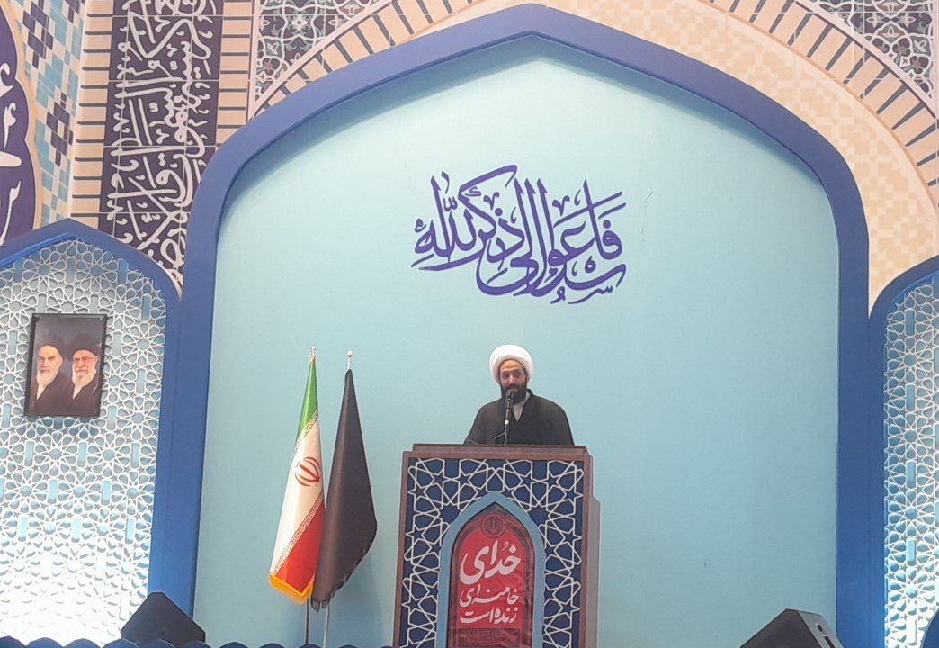 حضور مردم در صحنه عامل تقویت تصمیم‌گیری‌های رهبری و تداوم جریان انقلاب است