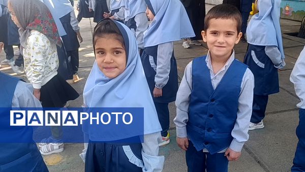 زنگ آغاز مهر در دبستان دخترانه مهر و ماه آشخانه 