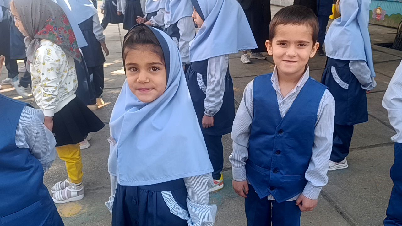 زنگ آغاز مهر در دبستان دخترانه مهر و ماه آشخانه 