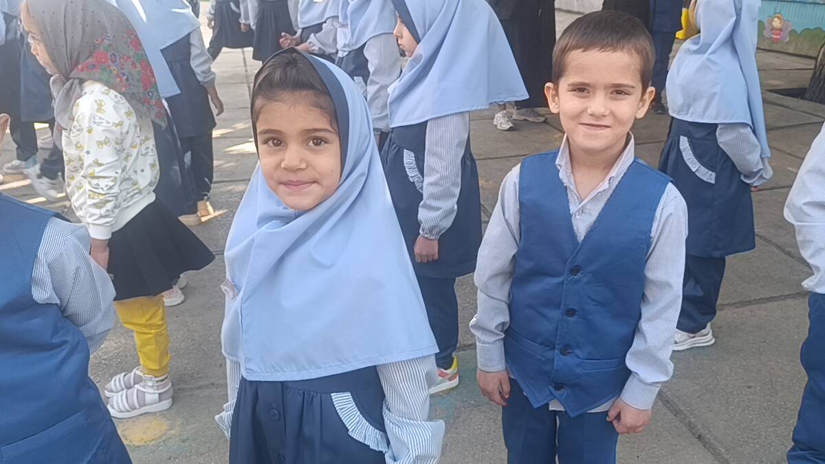 زنگ آغاز مهر در دبستان دخترانه مهر و ماه آشخانه 