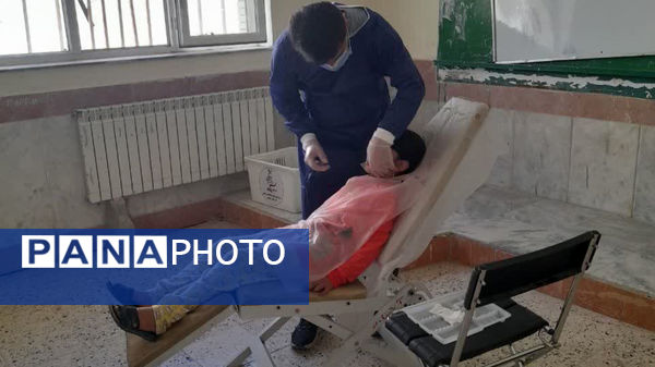 تیم درمانی درمانگاه بسیجیان آشخانه به اهالی روستای چخماقلو