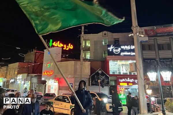 خروش حماسی مردم فیروزکوه در شب برفی میدان معلم