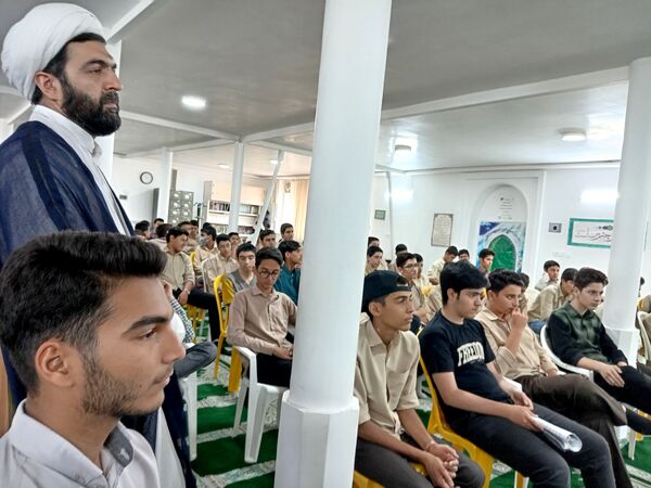 مشاوره هدایت تحصیلی و انتخاب رشته در دبیرستان نمونه آیت الله خامنه‌ای