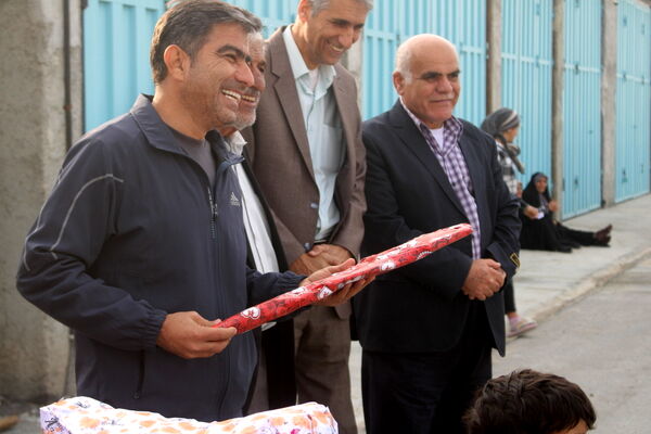 پیاده‌روی خانوادگی در روستای بندرگاه شهرستان بوشهر