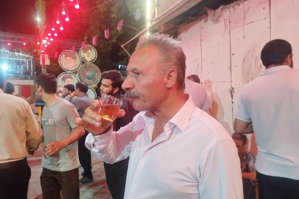 صد و هفتاد و سه شب عطر چای و کرامت؛ «چایخانه حضرت زهرا (س)» همچنان میزبان دل‌های بی‌قرار