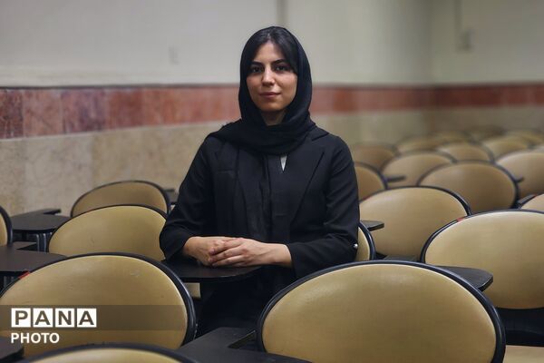 تجلیل از ستاره‌های کنکور در دبیرستان فرهنگ تهران