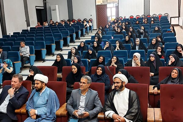 مراسم تجلیل از معاونین پرورشی، مربیان تربیتی و مشاورین مدارس منطقه کهریزک 