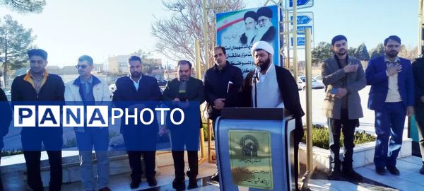 آیین غبارروبی و عطرافشانی گلزار شهدا زیارتگاه شهید مدرس (ره)  