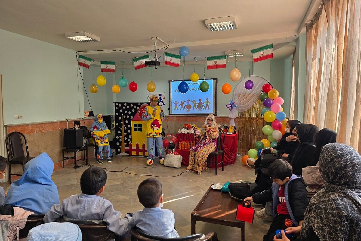گرامیداشت روز جهانی معلولین در مدرسه استثنایی دخترانه شهدای تقی زاده ۳ کهریزک 