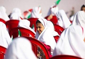  زنگ آغاز مهر همه احساس‌ ها بهاری است