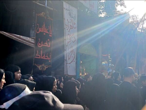 اجتماع عظیم عاشقان حسینی در مراسم خیمه سوزان