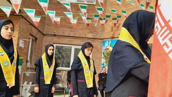 همایش یاوران مقاومت‌ و ایثار در دبیرستان شهید زارع ناحیه۳ کرج