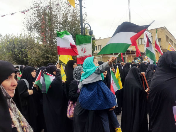 راهپیمایی 13 آبان در قم