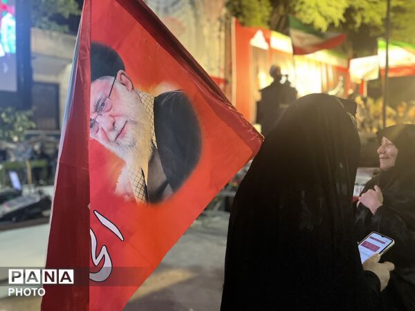 حضور مردم ابرکوه در سوگ فراق امام شهید امام خامنه‌ای 