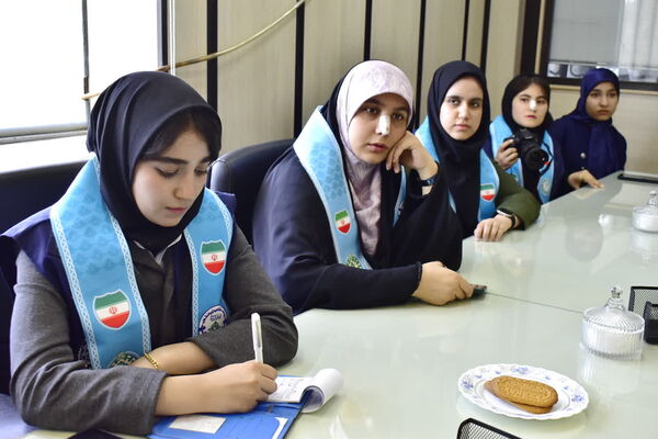 نشست صمیمی دانش‌آموزان خبرنگار پانا با مدیرکل آموزش و پرورش کهگیلویه و بویراحمد 