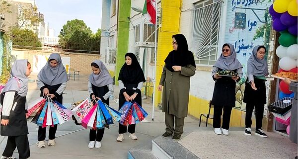 آغاز سال تحصیلی جدید در دبیرستان نمونه دولتی مهرورزان خواف