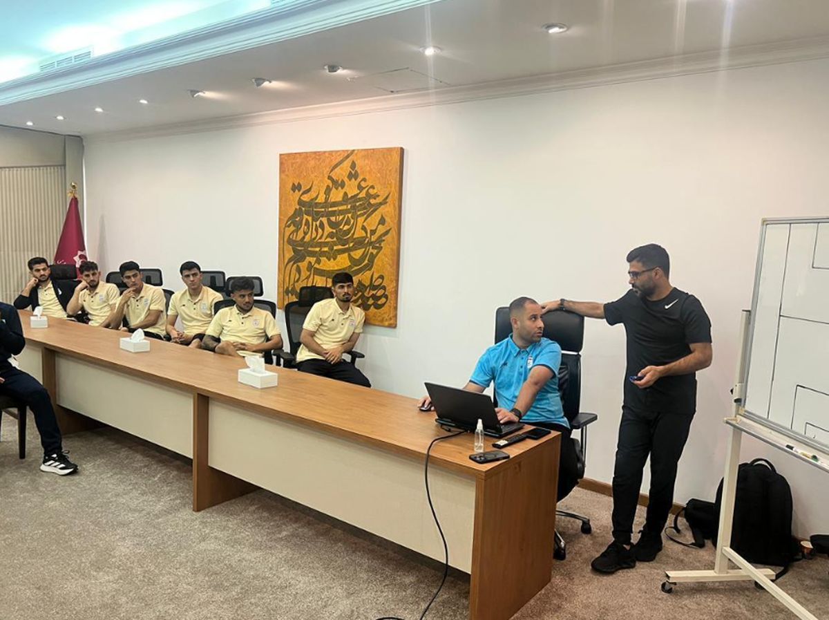 برگزاری جلسه فنی تیم ملی فوتبال امید در دومین روز اردوی دبی