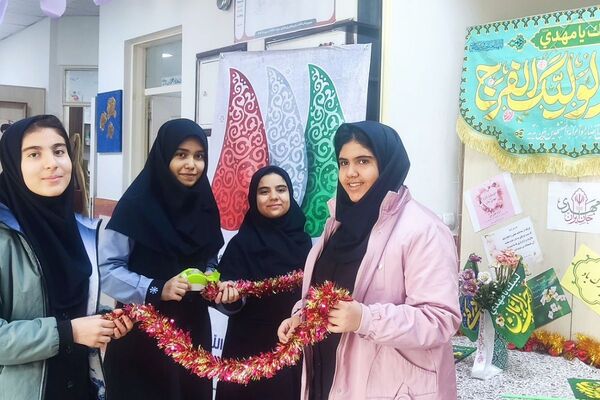 جشن پیروزی انقلاب در دبیرستان فرزانگان1 اسلامشهر