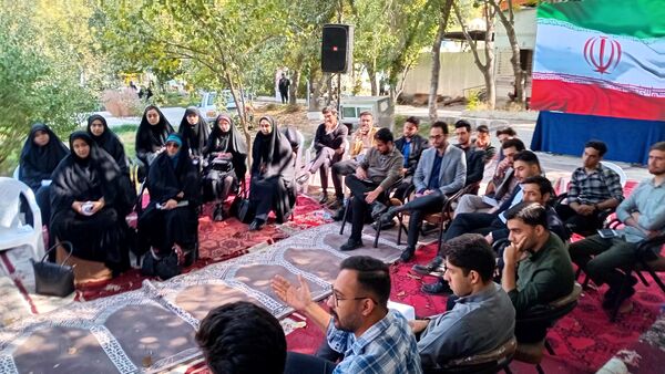 مشاوران مدارس بازوی توانمند مراقبت روح و روان دانش‌آموزان