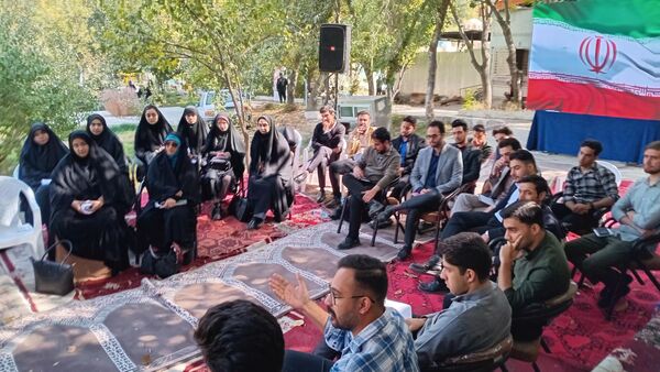 مشاوران مدارس بازوی توانمند مراقبت روح و روان دانش‌آموزان